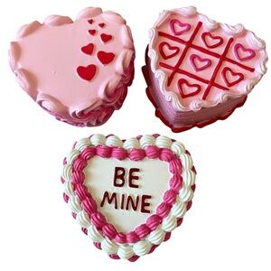 VIRAL Sweet Treats Pink Mini Cakes Set of 3 Valentine's Day Holiday Decor New